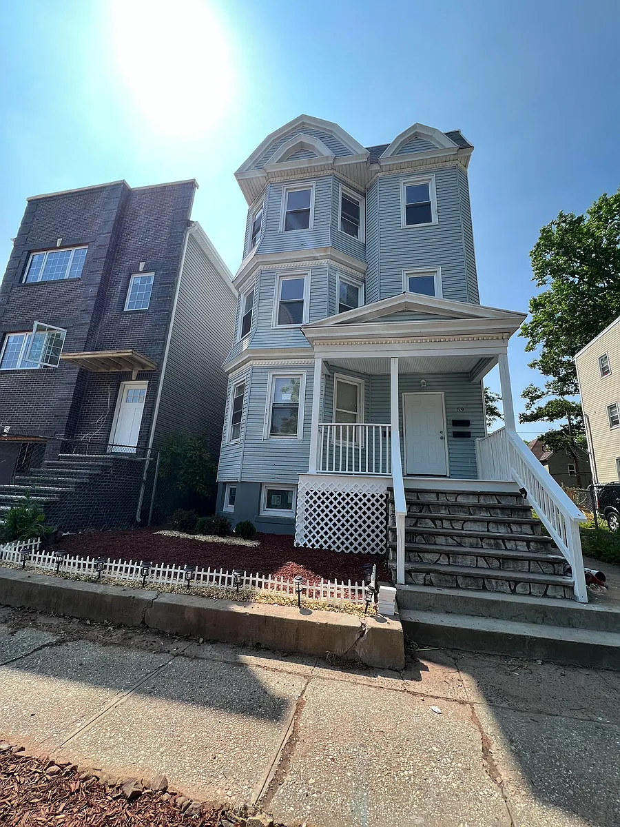 Building Photo - 59 N 15th St #3