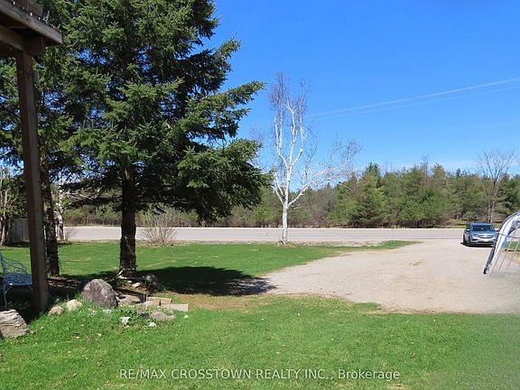 4th image of 4716 Penetanguishene Rd
