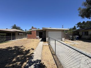 748 W Robinson Ave, Fresno, CA 93705