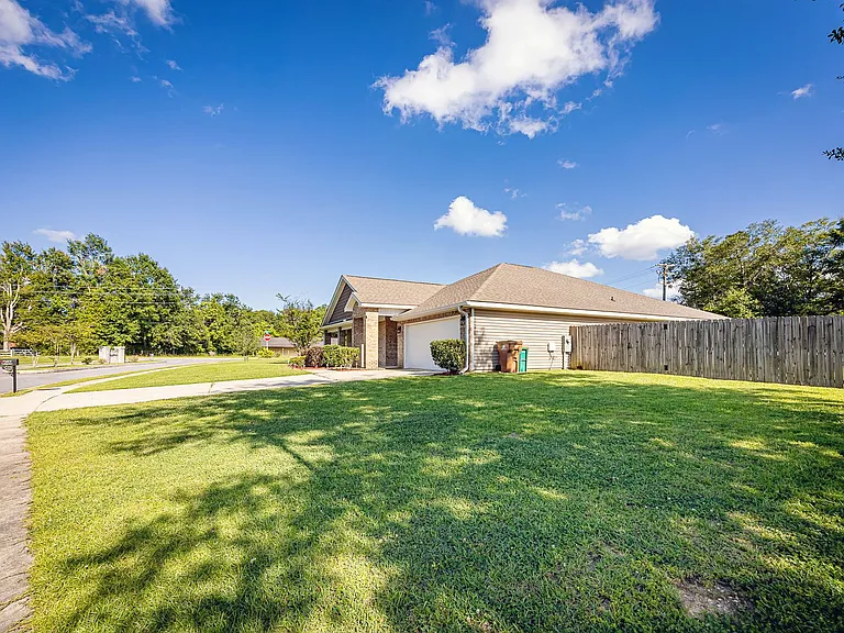 9125 Bellewood Dr — Photo 50