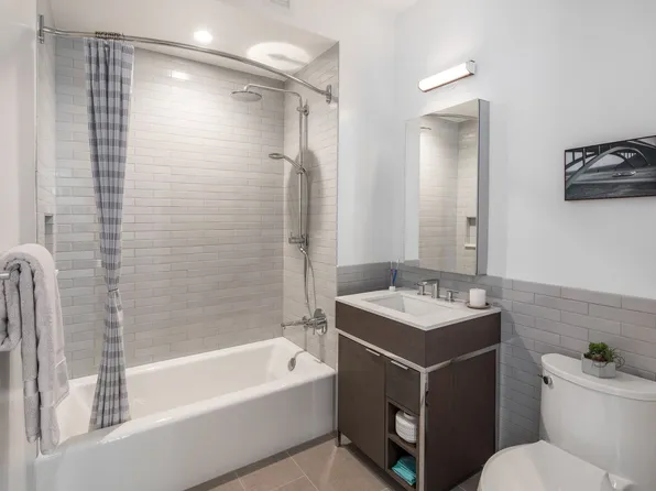 225 East 39th Street image 4 of 25