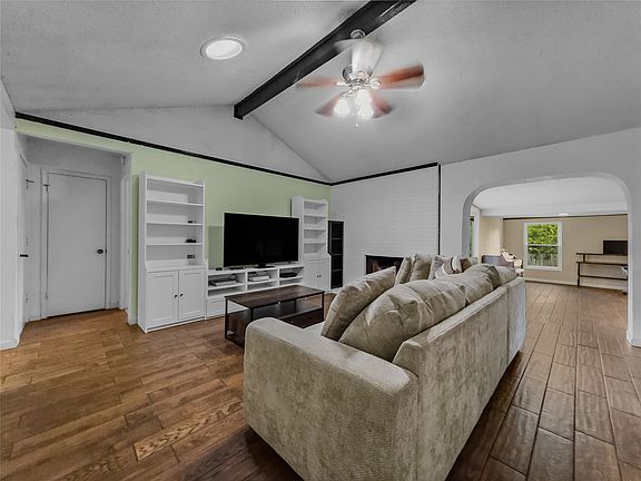 3rd image of 6412 Storm Dr