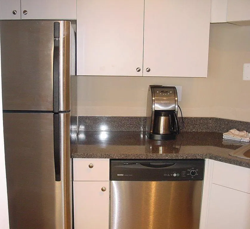 300 Riverfront Dr — Photo 4