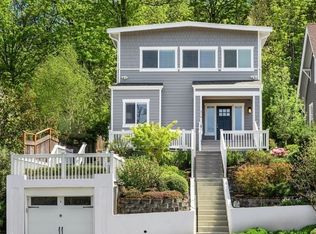 214 32nd Ave E, Seattle, WA 98112