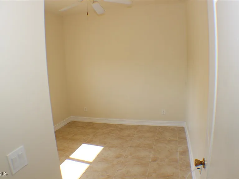 607 SE 13th Pl #201 — Photo 12