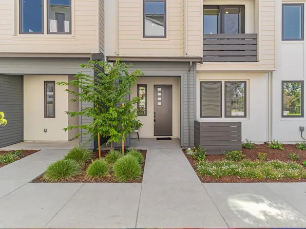 1131 Esther Ct, Palo Alto, CA 94303