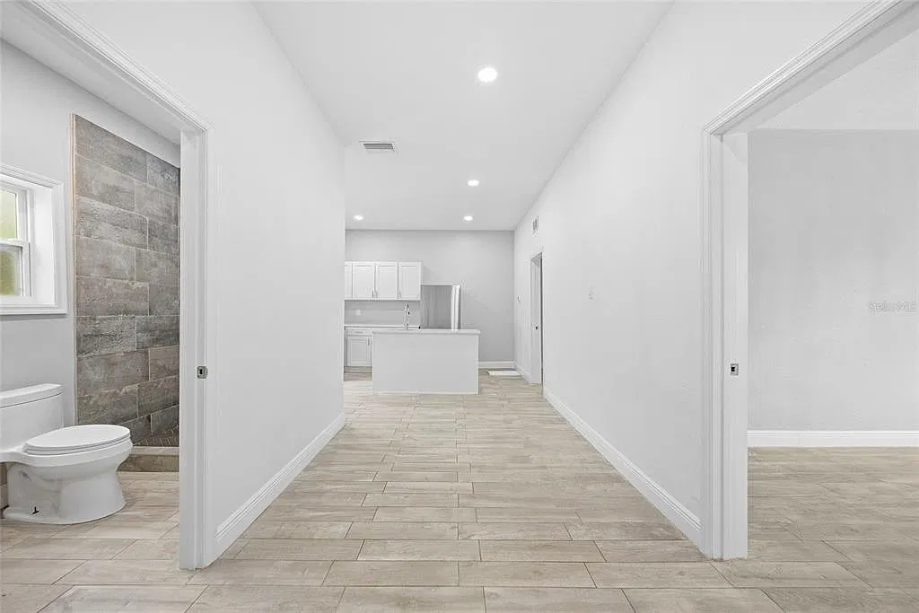 2 bed, 1.0 bath, 1332 sqft, $2,200 — Photo 4