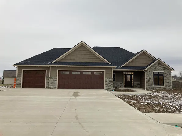 2141 Fieldcrest Dr, Bluffton, IN 46714