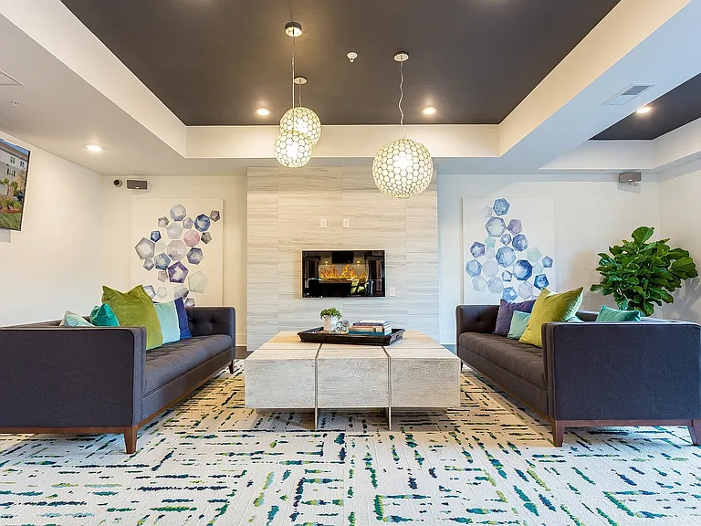 Creekside at Greenlawn Apartment Homes — Photo 13