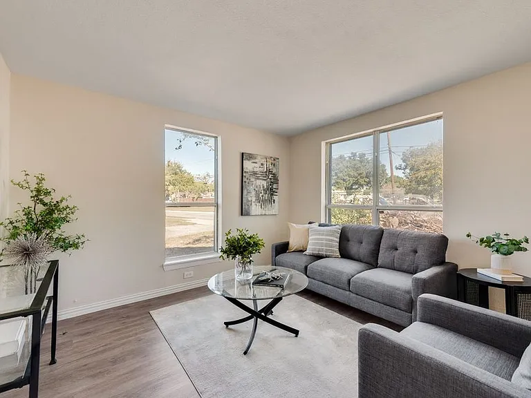 1802 Gus Thomasson Rd — Photo 17