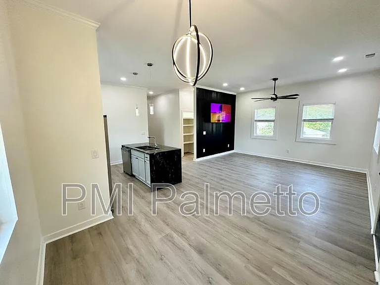 1121 Zeigler St #B — Photo 6