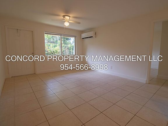 4th image of 1831 Park Ln #3