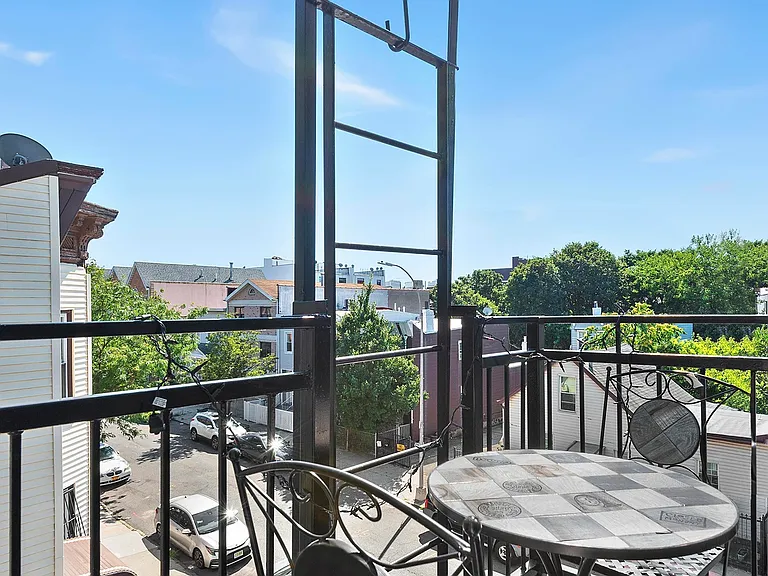 906 Herkimer St #3 — Photo 6