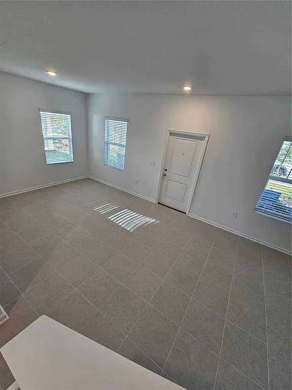 3 bed, 2.5 bath, 1755 sqft, $2,500 — Photo 3