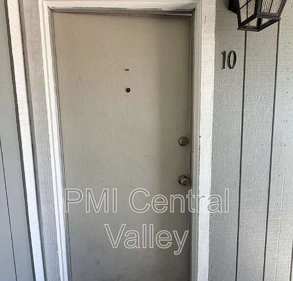 111 N Walnut Ave #10 — Photo 2