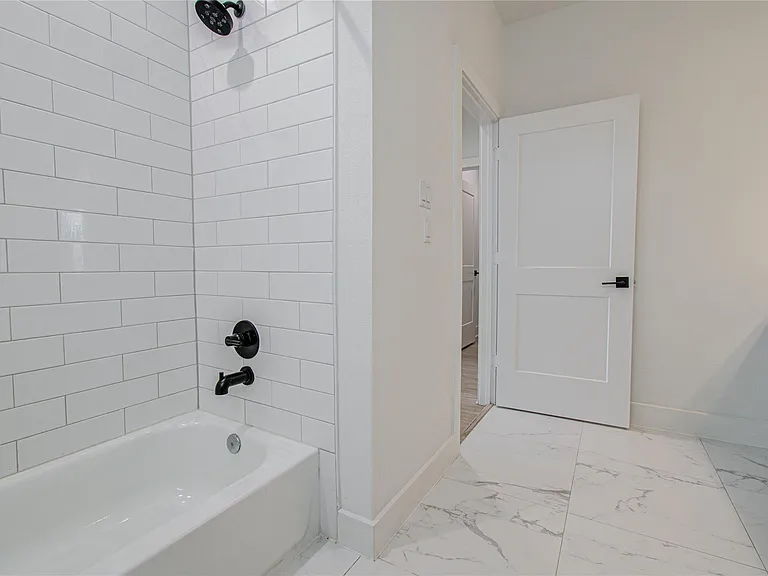6420 Highland Pine Ln — Photo 28