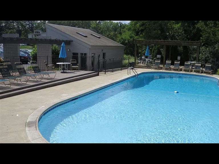 111 Winding Way — Photo 19