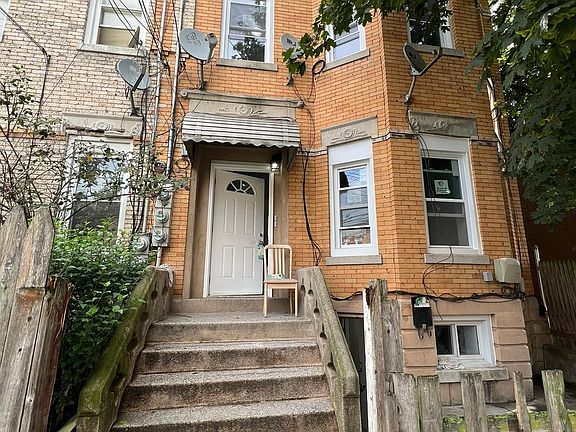 3rd image of 10449 164th St #1B