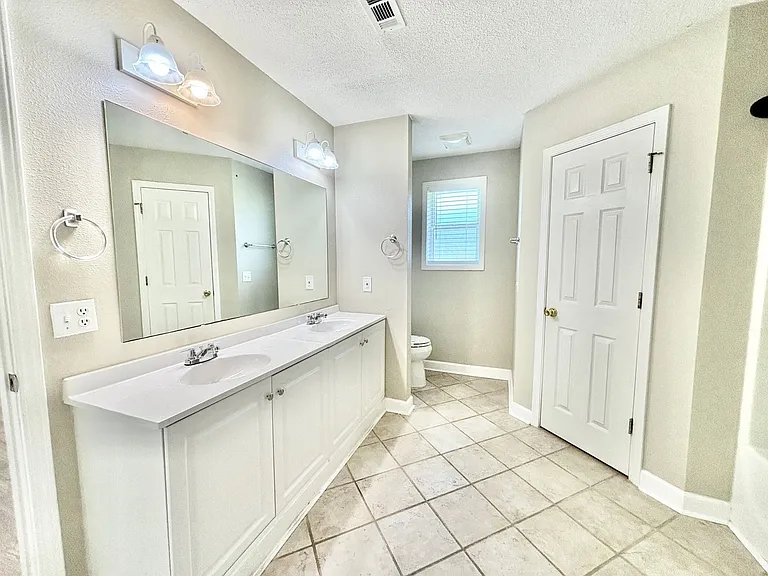 5087 Cassia Dr — Photo 8
