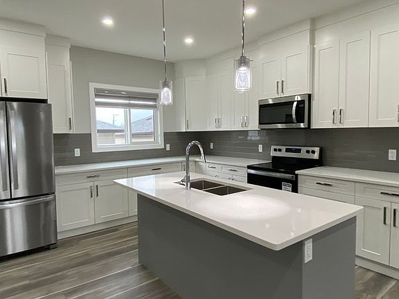 4th image of 30 Meadowview Dr