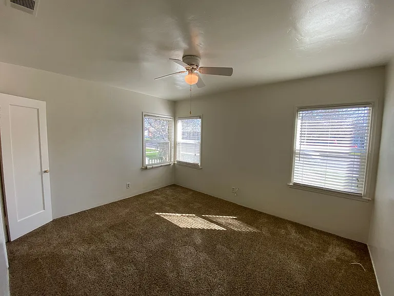 801 S Sowell St — Photo 15