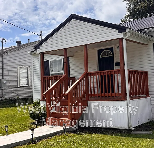 312 Highland St — Photo 2