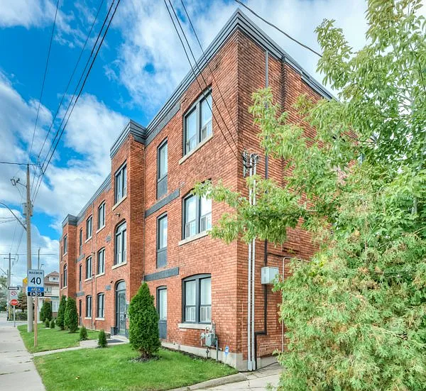 81 Gibson Ave #5