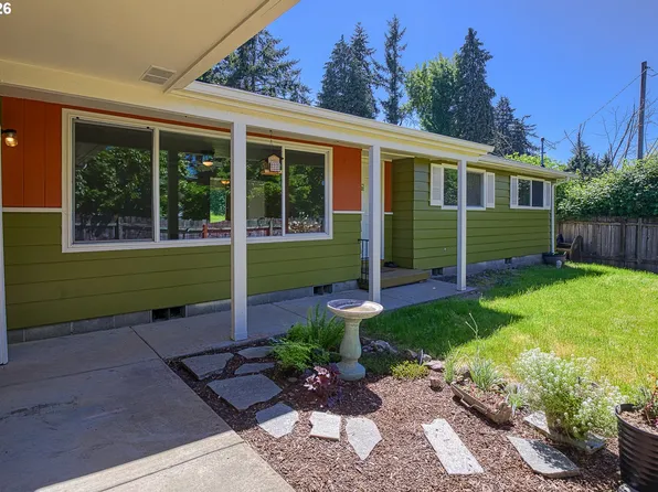 7077 Main St, Springfield, OR 97478