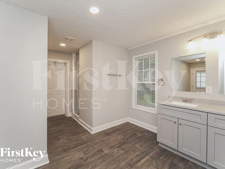 2521 Skyland Dr — Photo 9