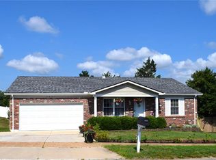 5661 Chalet Hill Dr, Saint Louis, MO 63129