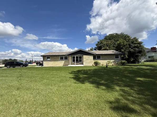 S63W12878 Emerson DRIVE, Muskego, WI 53150