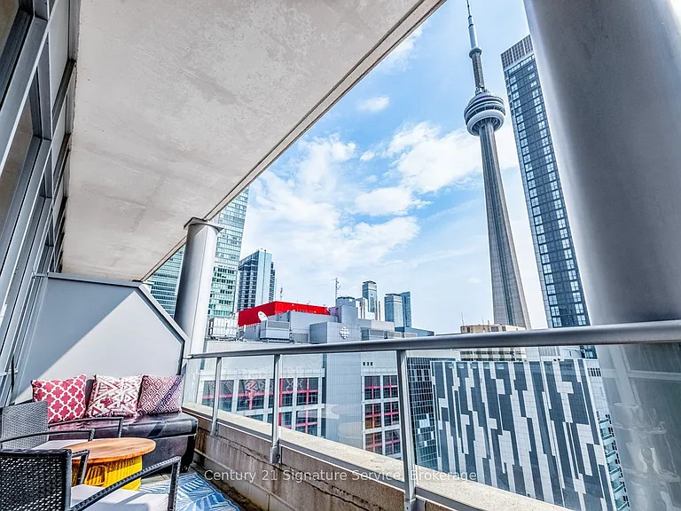 250 Wellington St W #Penthouse 36 — Photo 29
