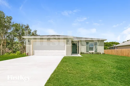 1950 SW Sylvester Ln Photo 1