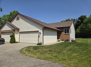 1623 Lamberton Lake Dr NE #1, Grand Rapids, MI 49525