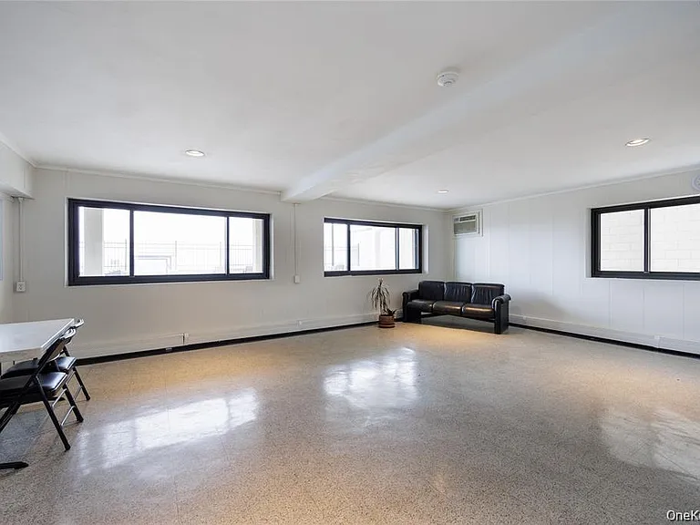 420 Shore Rd #1F — Photo 14