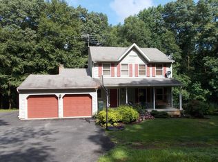 38 Lake Rd, Fleetwood, PA 19522