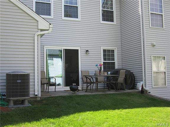 2nd image of 12 Kendal Ln #12