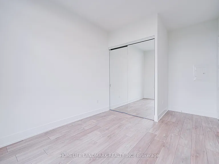 858 Dupont St #Penthouse 06 — Photo 13