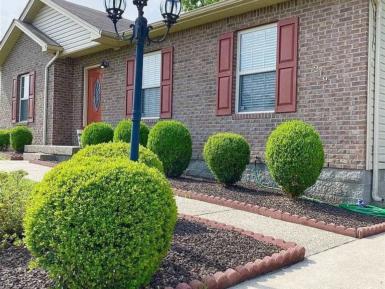219 Southern Lake Dr — Photo 3