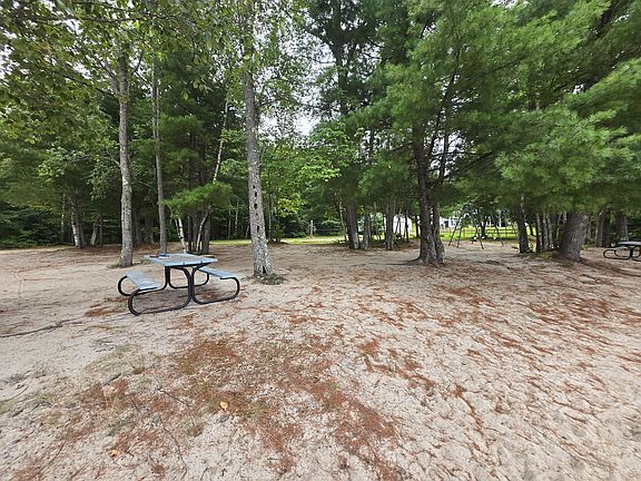 3rd image of 9 Pine Shore Drive