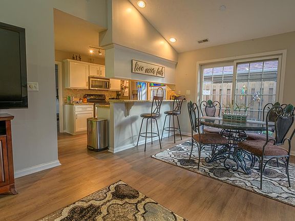 4th image of 2229 Triple Crown Way