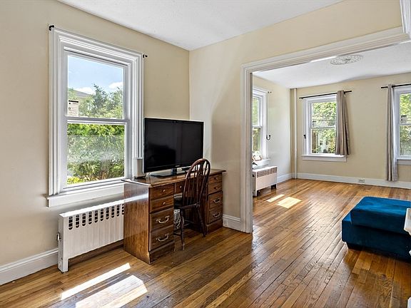 4th image of 338 Elm St