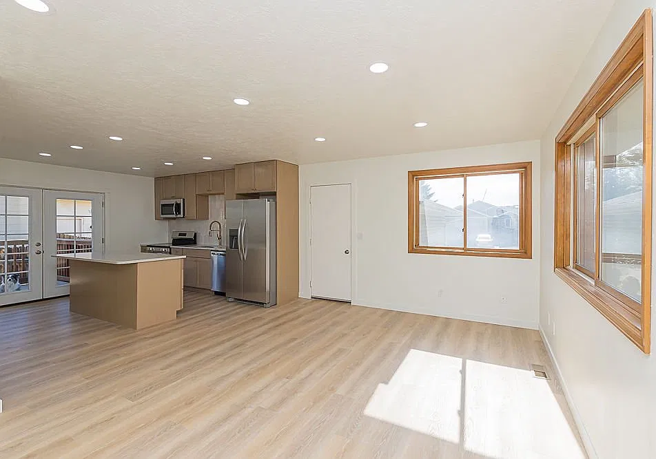 Renovated 5BR, 2.75BA Single-Family Home for Rent in Rock Springs, WY - $2200 — Photo 2