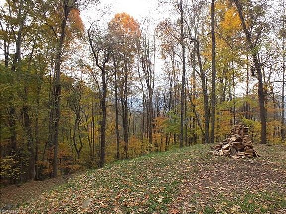 3rd image of 219 Shagbark Ln #1