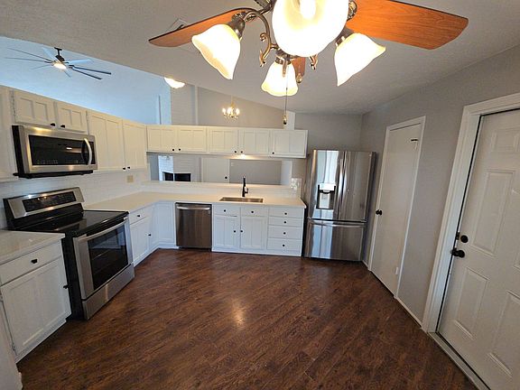 3rd image of 19415 Southaven Dr