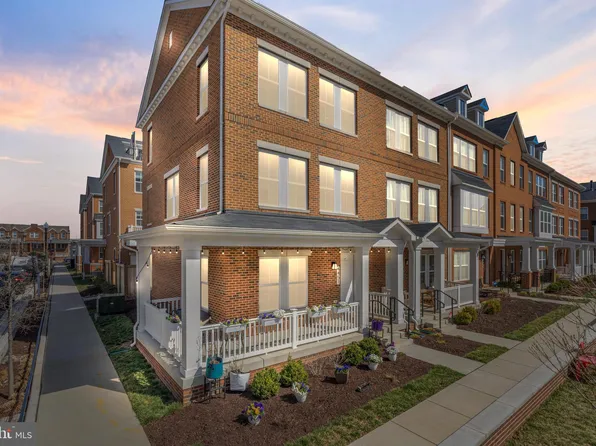 4451 Joseph Pl NE, Washington, DC 20017