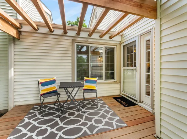 252 Cambria Ct, Woodbury, MN 55125