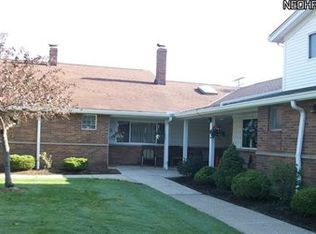 25420 Clubside Dr UNIT 6-4, North Olmsted, OH 44070