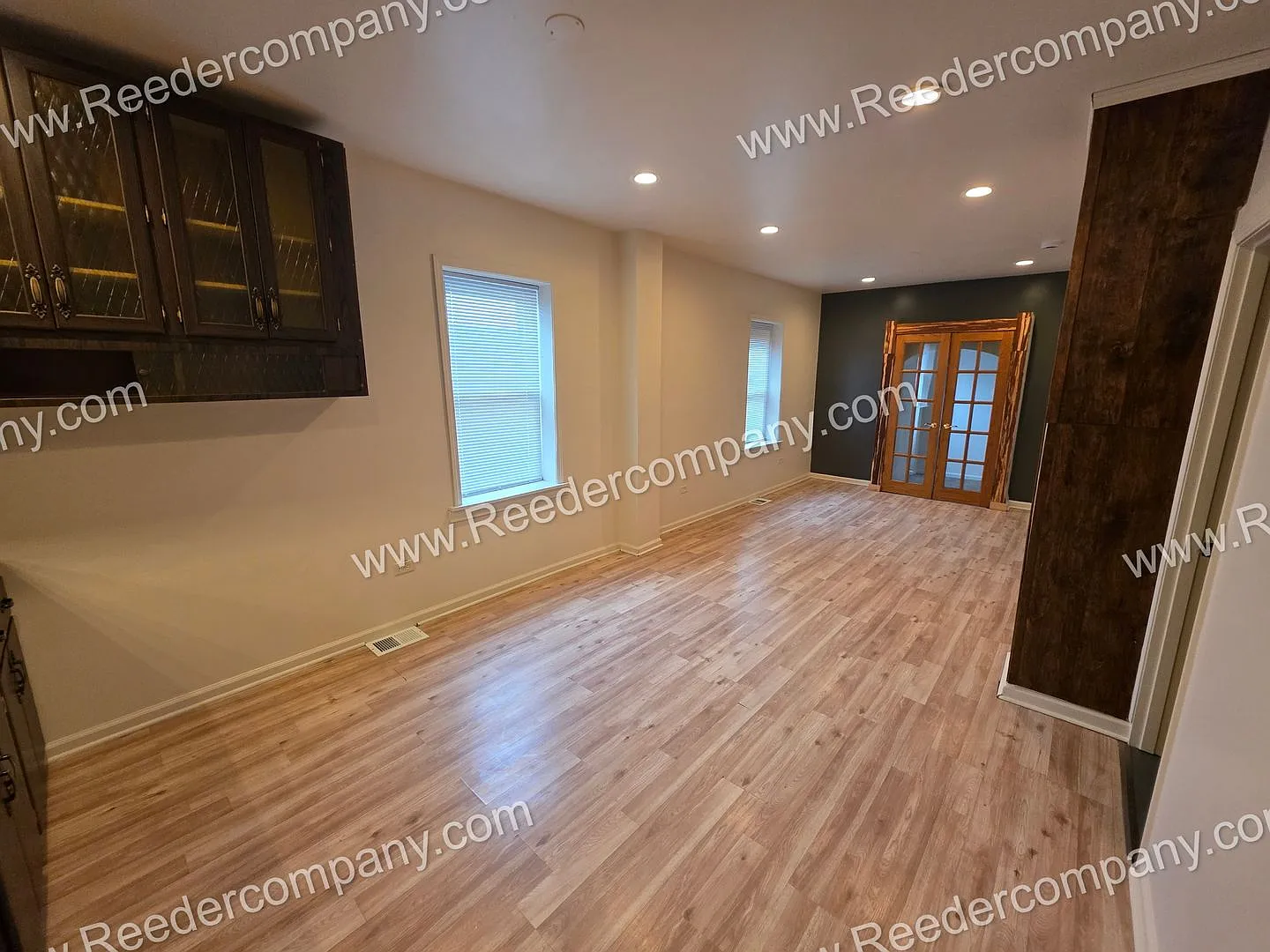 4947 Northcote Avenue — Photo 2