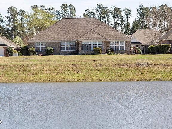 3rd image of 203 N Palm Dr